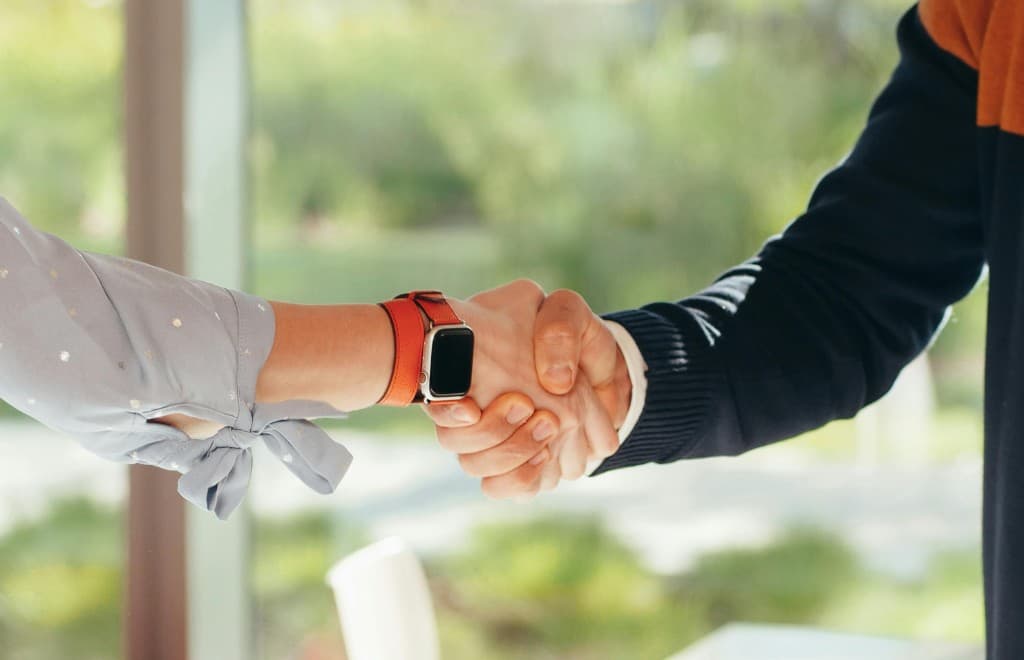 Affiliate vs. Influencer Marketing for SaaS: Which Works Best?